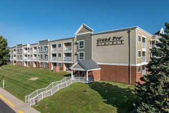 Grand Pre East Apartments in Little Canada, MN - Building Photo - Building Photo