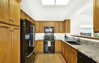 242 Bartlett Ln in Vacaville, CA - Building Photo - Building Photo