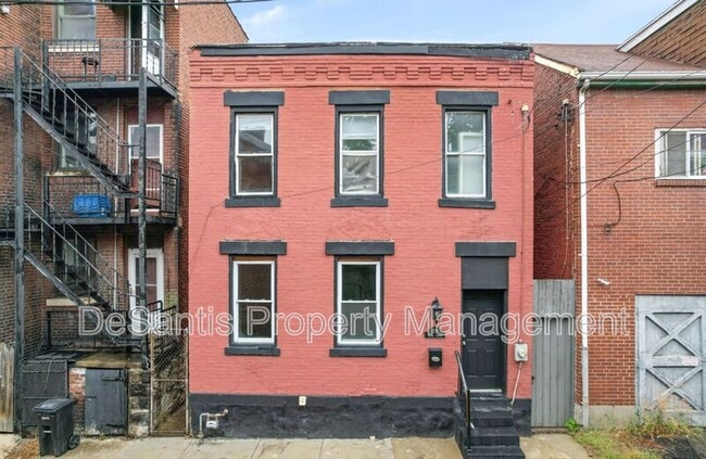 1705 Tustin St in Pittsburgh, PA - Building Photo - Building Photo