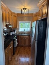 5 Dorothy Ct in Merrick, NY - Foto de edificio - Building Photo