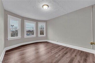 36 Cole Ave in Akron, OH - Building Photo - Building Photo