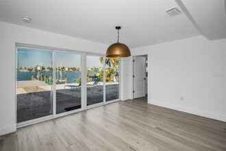 14125 N Bayshore Dr in Madeira Beach, FL - Building Photo - Building Photo
