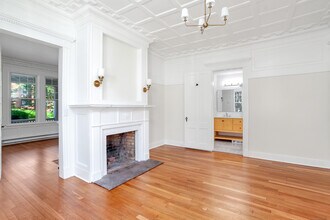 75 S Main St in Branford, CT - Building Photo - Building Photo