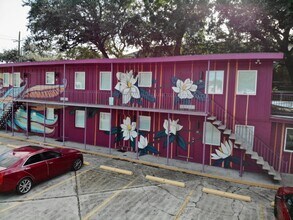 2200 Oretha Castle Haley Blvd in New Orleans, LA - Foto de edificio - Building Photo