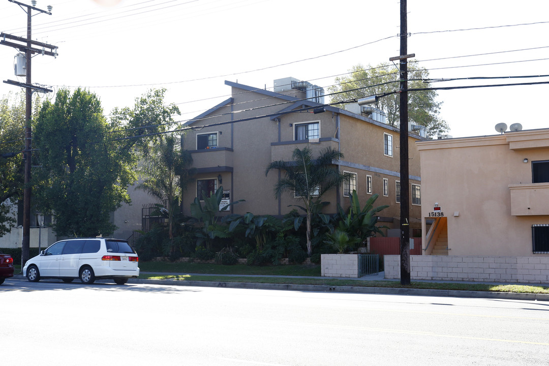 Roscoe Townhomes in Panorama City, CA - Building Photo