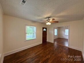 3307 Commonwealth Ave in Charlotte, NC - Building Photo - Building Photo
