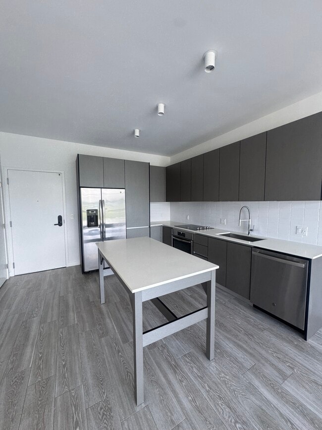 420 NW 25th Ct, Unit 629 in Miami, FL - Building Photo - Building Photo