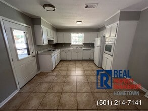 5709 Chaucer Ln in Little Rock, AR - Building Photo - Building Photo
