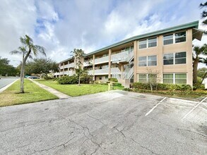 445 32nd Ave N in St. Petersburg, FL - Building Photo - Building Photo