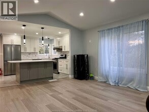 4395 Guppy Ct in Windsor, ON - Building Photo - Building Photo