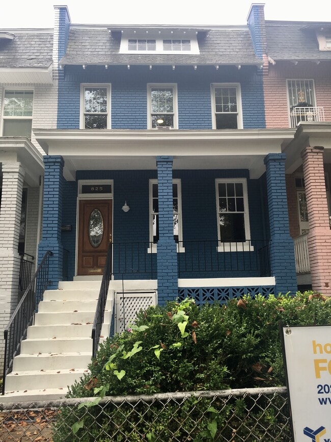 property at 825 Kentucky Ave SE
