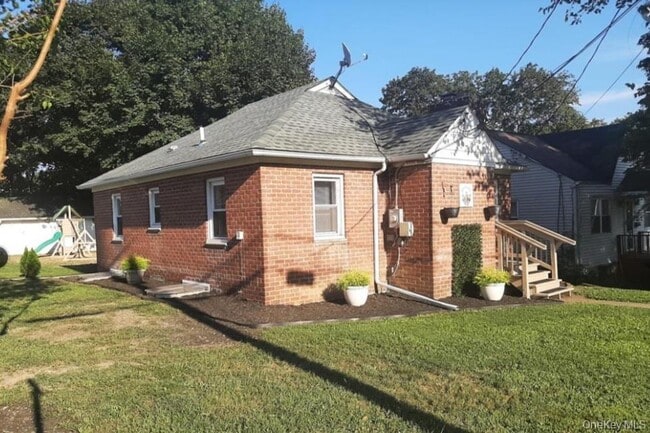 8 Poplar St in Poughkeepsie, NY - Building Photo - Building Photo