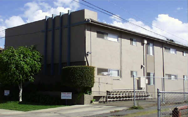 552 D St in Chula Vista, CA - Foto de edificio - Building Photo