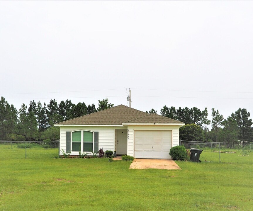 32553 Rodeo Dr in Seminole, AL - Building Photo