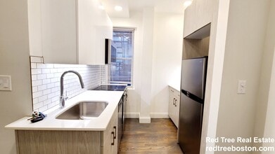 111 Park Dr in Boston, MA - Building Photo - Building Photo
