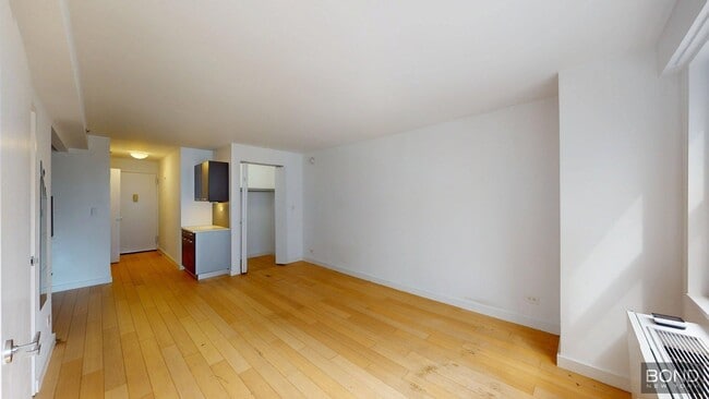 property at 222 E 39th St