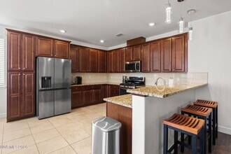 10270 Gold Mine Dr in Reno, NV - Building Photo - Building Photo