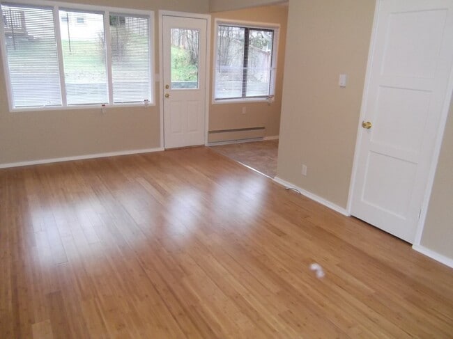 3217 Tarabochia St in Gig Harbor, WA - Building Photo - Building Photo