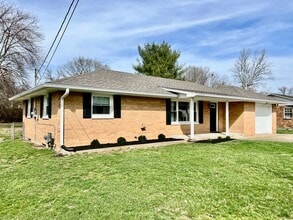 304 Sycamore Rd in Trenton, OH - Building Photo - Building Photo