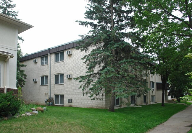 Harriet Avenue Villas in Minneapolis, MN - Foto de edificio - Building Photo