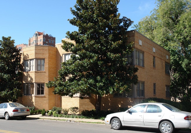 The Hermitage in Kansas City, MO - Building Photo - Building Photo