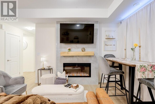 1695 Dersan St in Pickering, ON - Building Photo - Building Photo