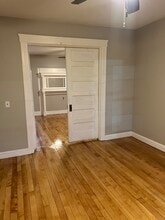 49 Waverly St, Unit Apt.2 in Worcester, MA - Building Photo - Building Photo