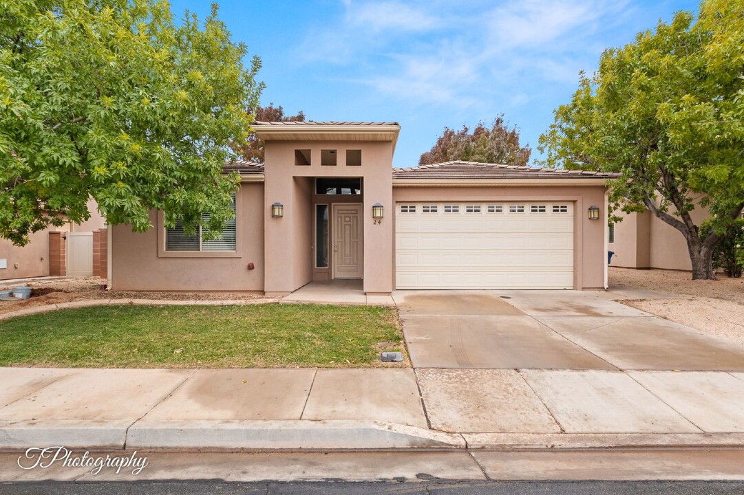 1160 S Washington Fields Rd in Washington, UT - Building Photo