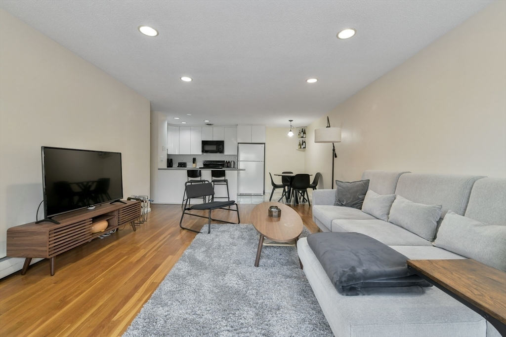 50 Green St, Unit 206 in Brookline, MA - Building Photo