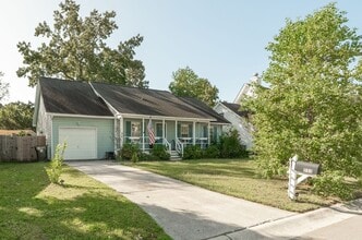 553 Beechcraft St in Charleston, SC - Building Photo - Building Photo