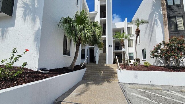 2950 N Beach Rd in Englewood, FL - Building Photo - Building Photo