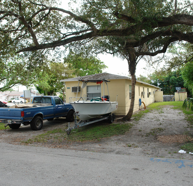 4850 SW 28th Ave in Fort Lauderdale, FL - Building Photo - Building Photo