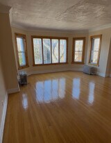 7825 S Phillips Ave in Chicago, IL - Building Photo