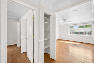 2709 13th Rd S in Arlington, VA - Foto de edificio - Building Photo
