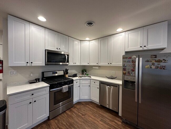 3940 N Pulaski Rd, Unit J05P in Chicago, IL - Building Photo - Building Photo