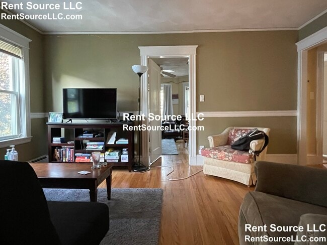 18 Cherry St in Somerville, MA - Building Photo - Building Photo