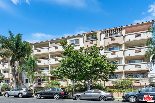 1246 Armacost Ave in Los Angeles, CA - Building Photo - Building Photo