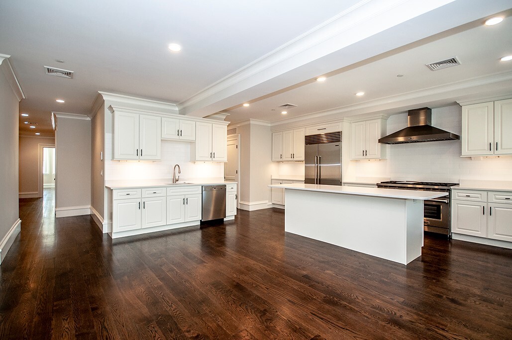 9 Alton Pl, Unit #2 in Brookline, MA - Foto de edificio