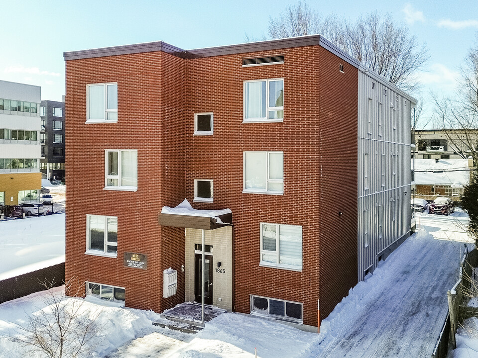 1865 Henri-Bourassa Boul in Québec, QC - Building Photo