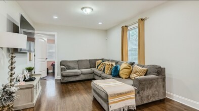 125 S 6th Ave in Maywood, IL - Building Photo - Building Photo