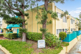 Mesa Otsego Apartment in North Hollywood, CA - Foto de edificio - Building Photo