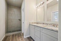 8005 Carver Rd photo'