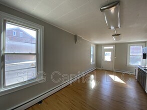 201 W North St in Carlisle, PA - Foto de edificio - Building Photo
