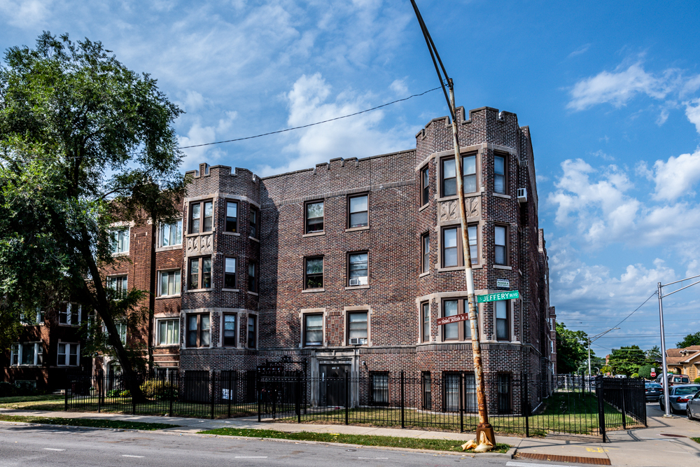 7800 S Jeffery Blvd in Chicago, IL - Building Photo