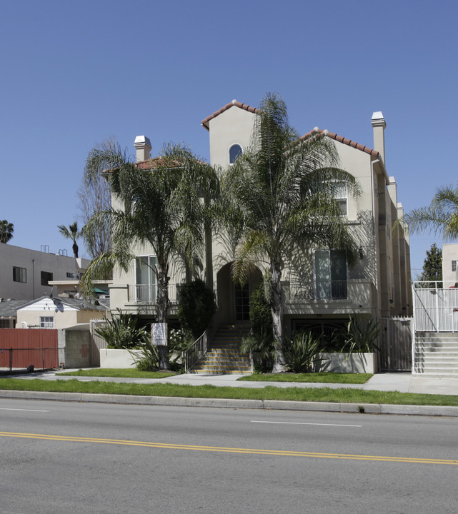 4525 Coldwater Canyon Ave in Studio City, CA - Foto de edificio