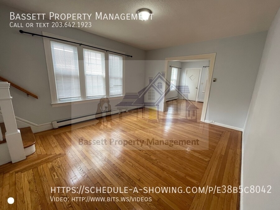 26 Bradley Ave in Hamden, CT - Building Photo
