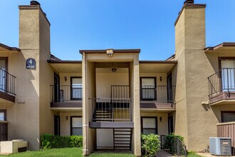 Wooded Creek in Desoto, TX - Foto de edificio - Building Photo