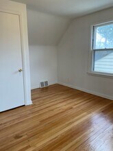 19365 Kingsville St in Harper Woods, MI - Building Photo - Building Photo