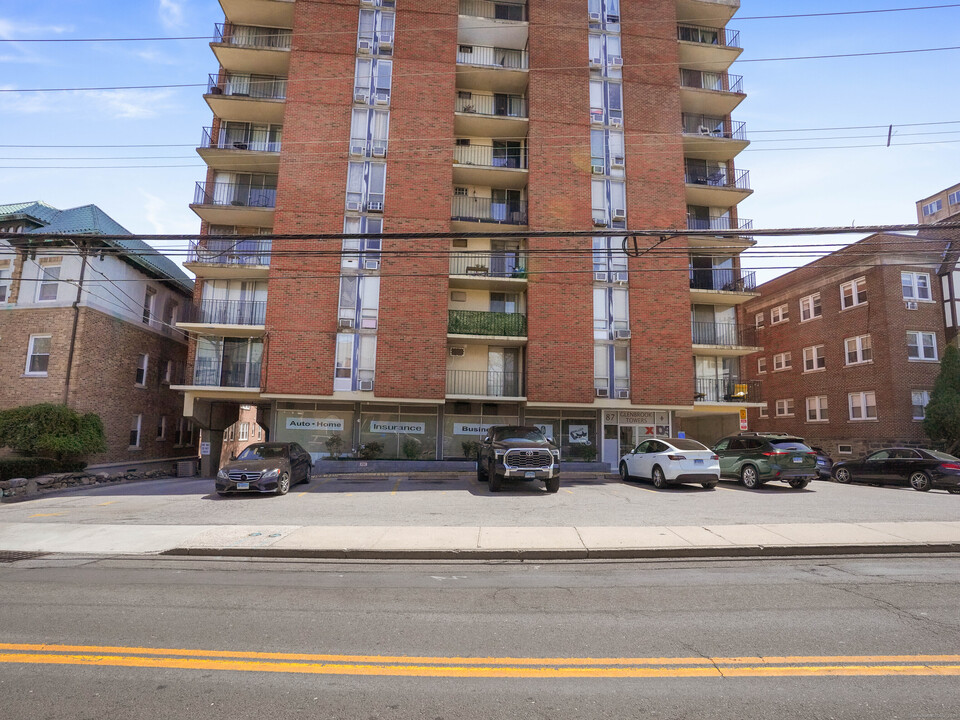 87 Glenbrook Rd in Stamford, CT - Building Photo