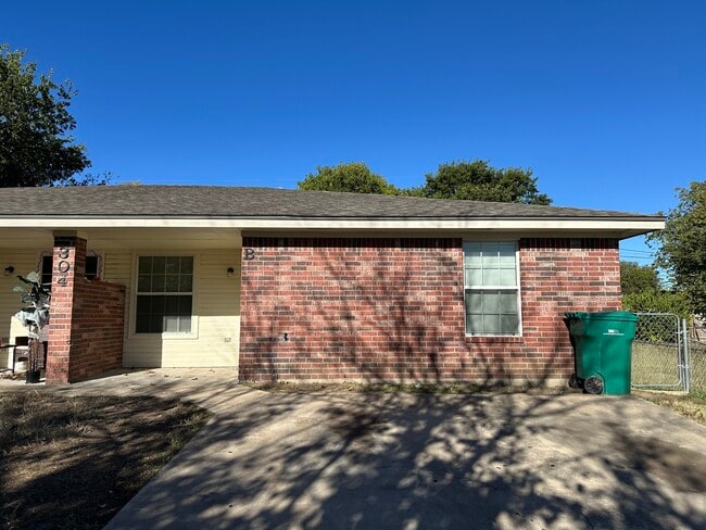 304 N Ann Blvd, Unit #B